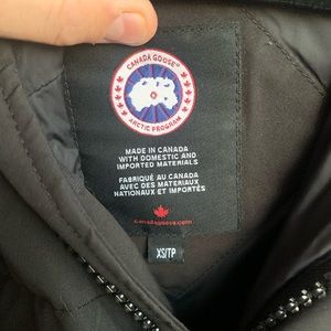 Mens Canada Goose Carson Down Parka with Fur-Trim Hood